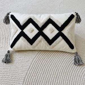 Boho Black & Cream Geometric Tassel Pillow Cover 20" x 12" NWOT